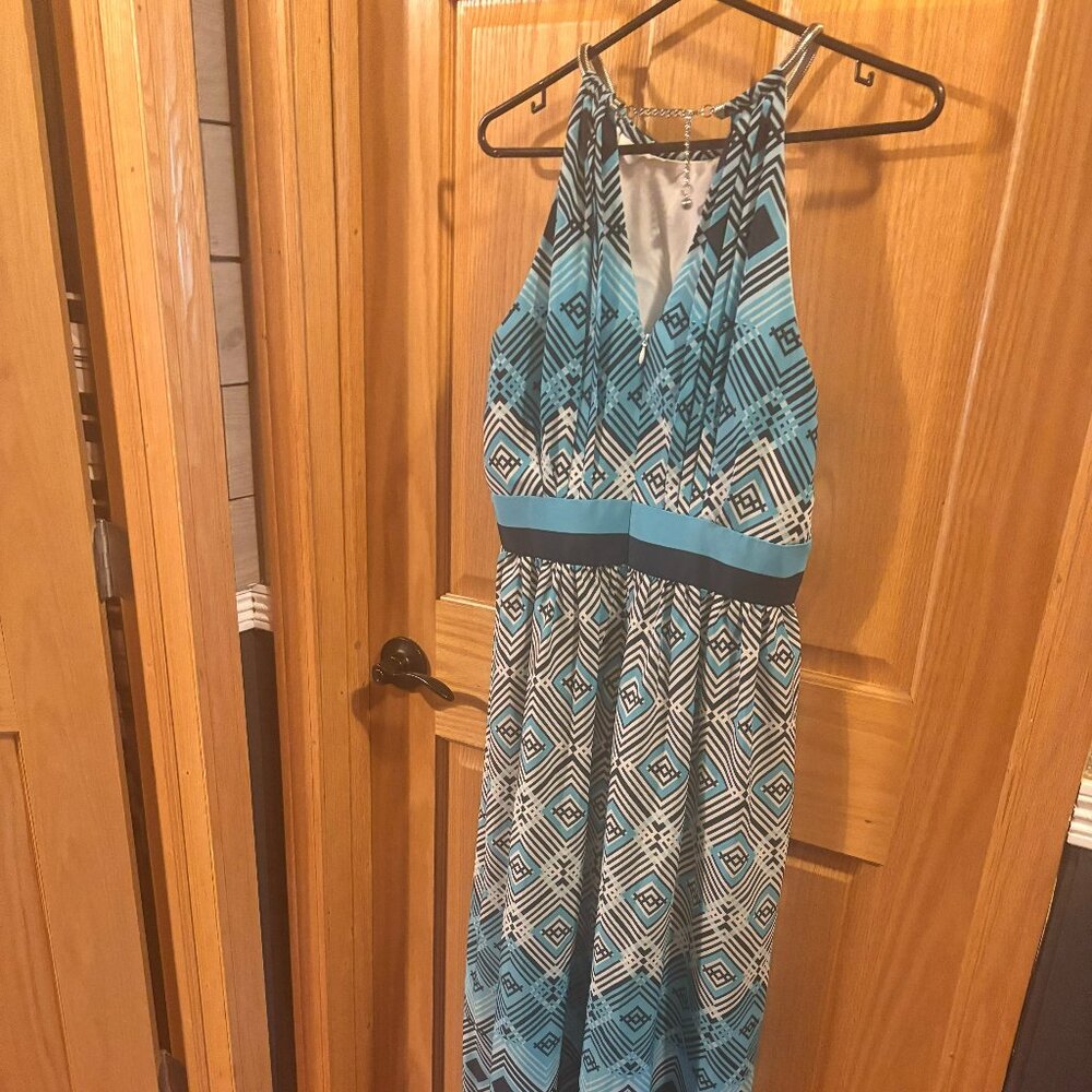 Long maxi dress with choker necklace